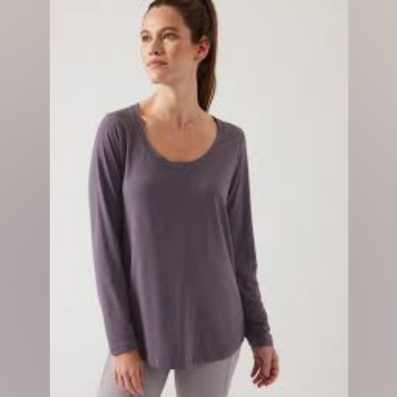 Athleta Women's Stratus II Purple Stretch Lightweight Long Sleeve Shirt Top Sz M - Picture 1 of 11